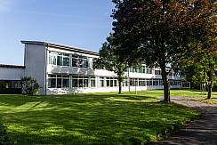 Außenansicht der Schule