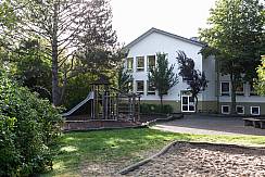 Außenansicht der Schule