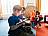 Junge liest in einem Buch im Leseland